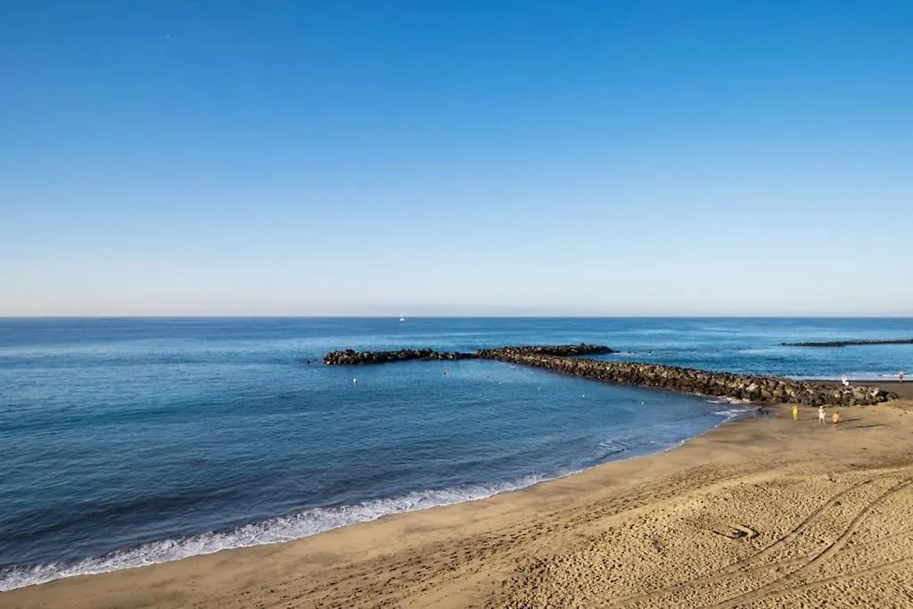 Altamira Lux Suit Beach El Duque 阿德耶 公寓